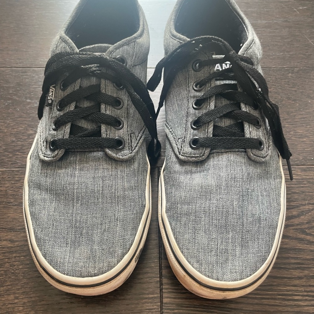 Men’s Vans size 9